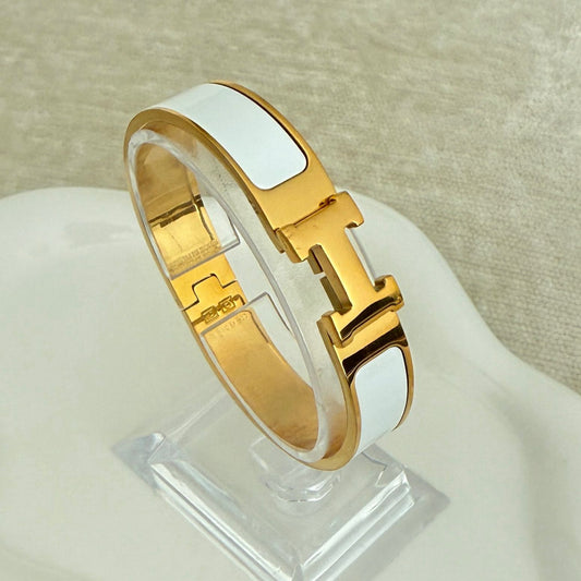 Zena bangle white